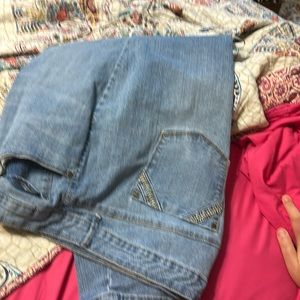 These compres don’t fit me anymore! Need to go. Just cleaned